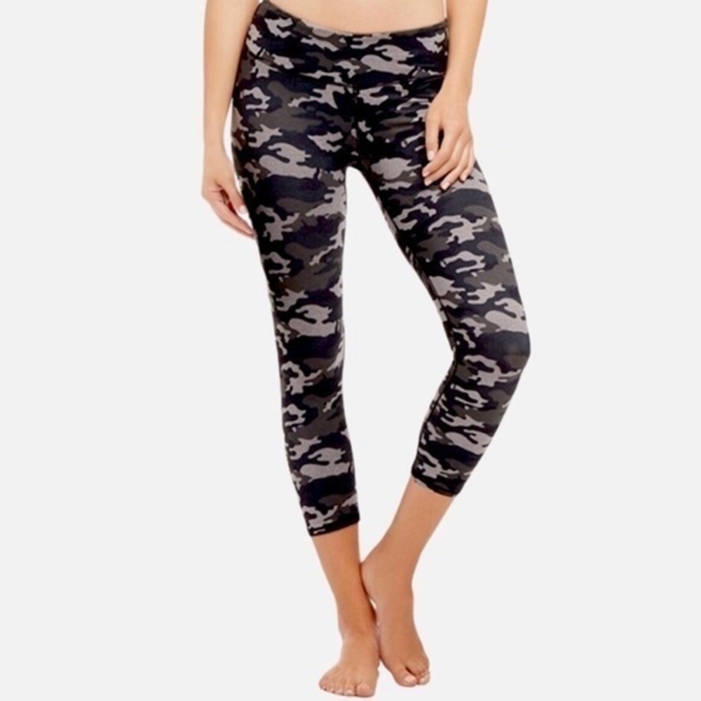 Fabletics Camo Seamless Leggings - Picture 3 of 6